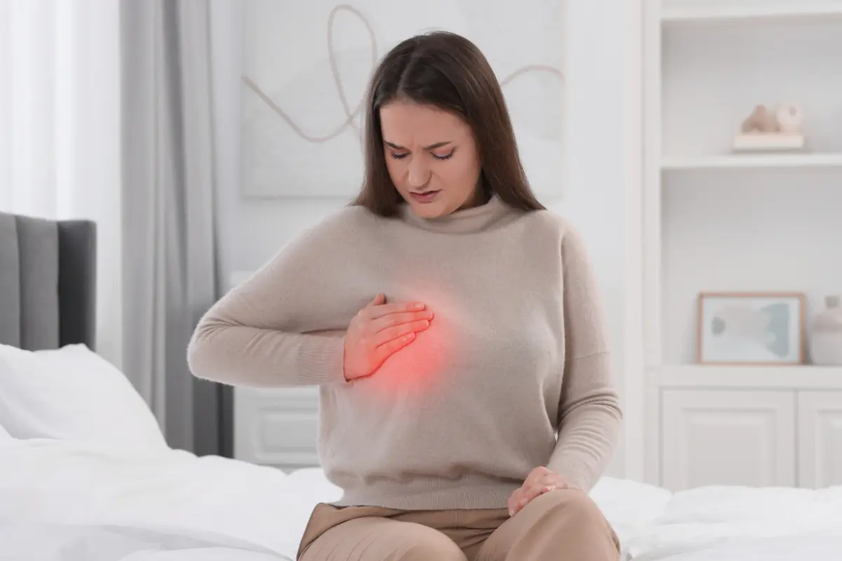 Dor na mama: causas frequentes e sinais de alerta